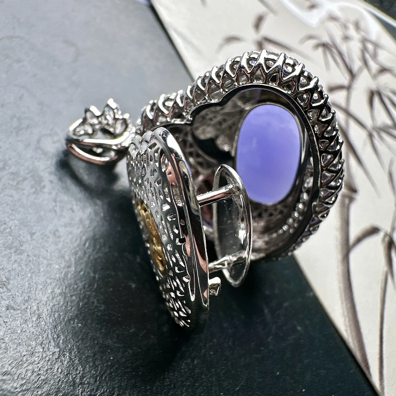 【冰种紫佛吊坠】种水很不错、质地细腻水润，形状很饱满，18K金钻豪华镶嵌，裸石尺寸18.4*27.1*6毫米