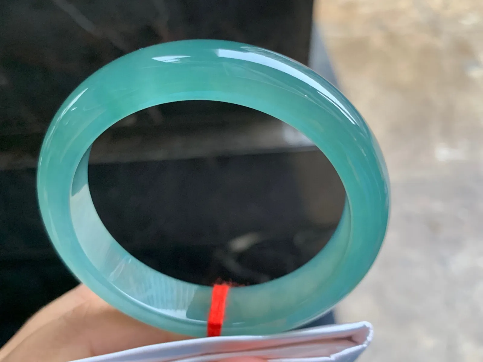 55-12.6-8.4mm
冰蓝手镯 冰透莹润 颜色独特漂亮 上手漂亮