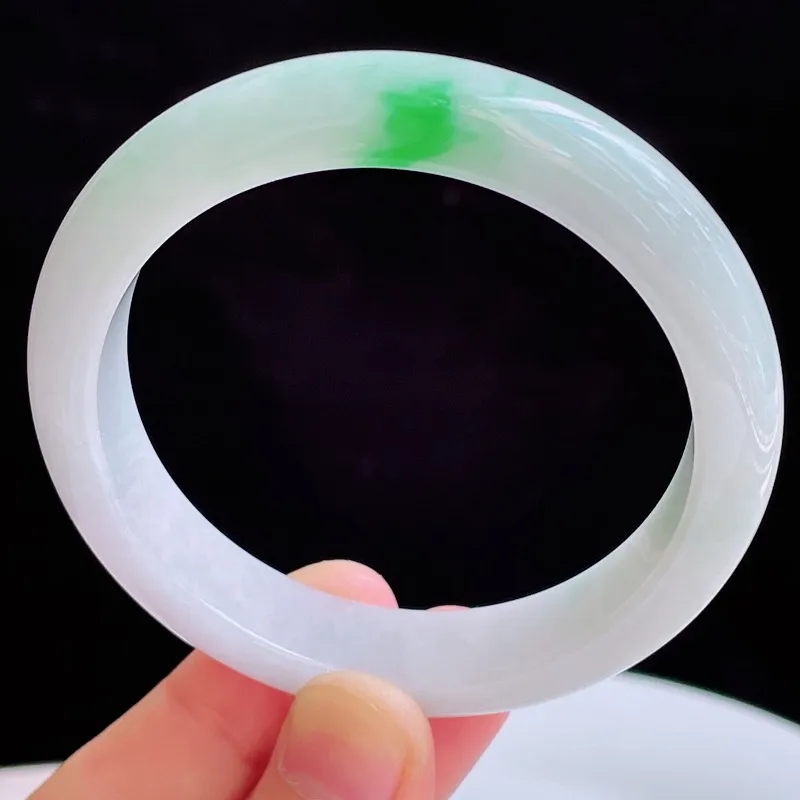 57圈有种有色天然翡翠A货飘阳绿玉手镯好种水水润手镯57.90g