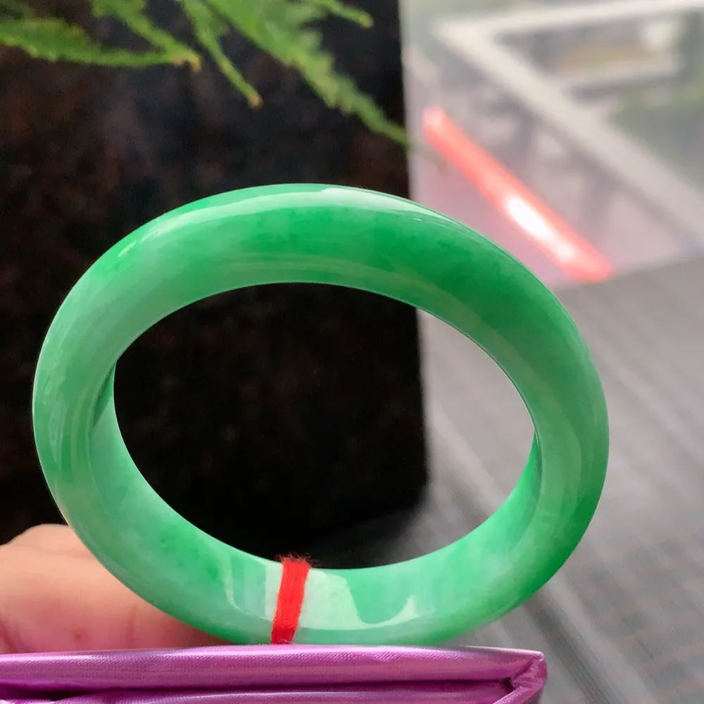 正圈一大圈阳绿 无瑕 尺寸:51.6/12/8.1 色好🥰🥰