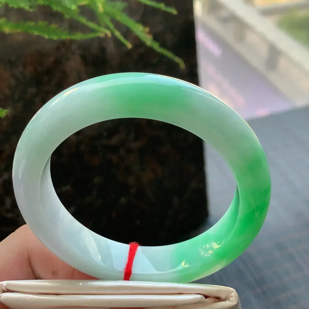 正圈一大节阳绿 无瑕 尺寸:57.2/13.3/9.3 色阳🥰🥰