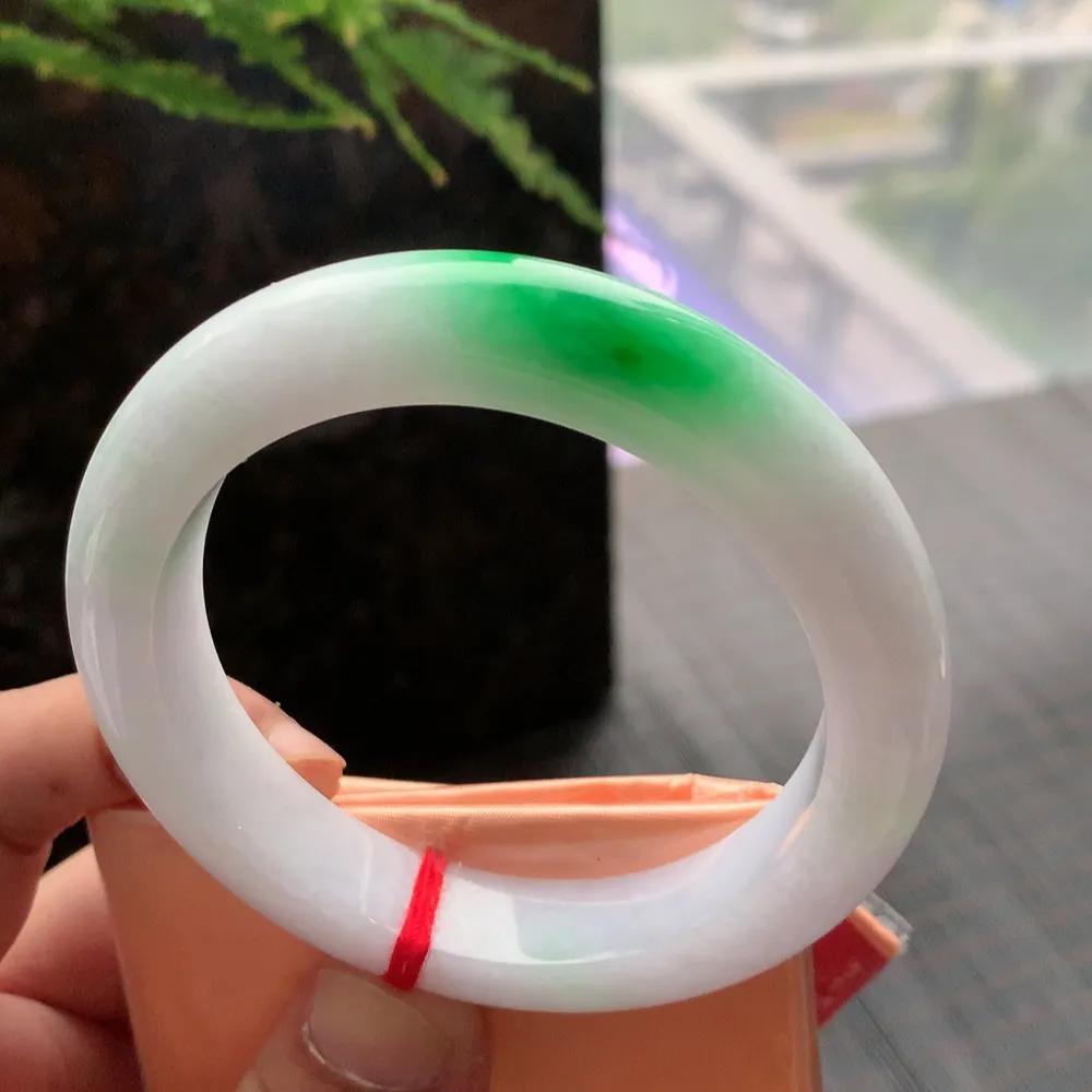 正圈冰糯阳绿 无瑕 尺寸:58.4/12.6/10色好