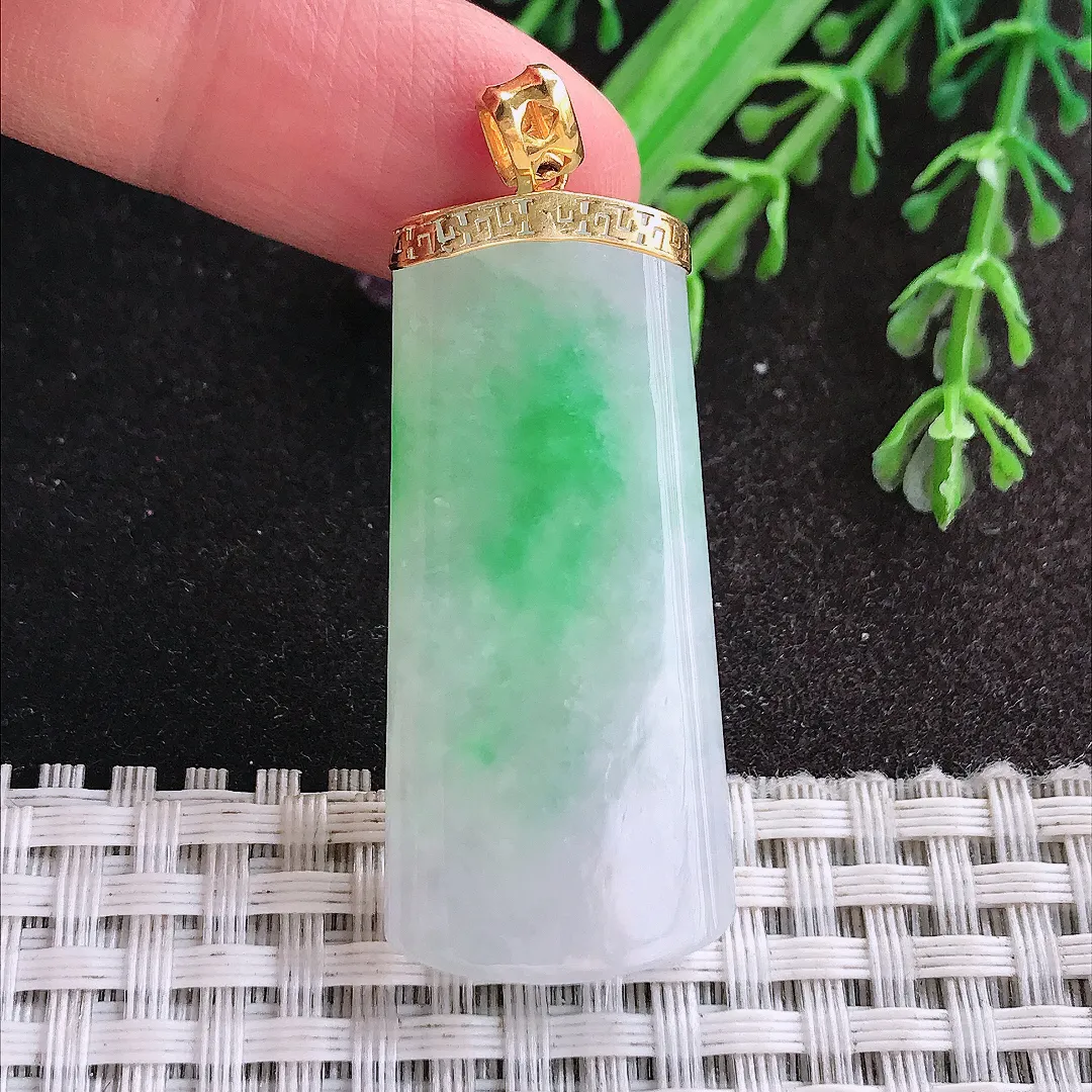 天然A货翡翠41.6/19.4/5.6老坑18k金镶嵌冰润飘阳绿无事牌吊坠翡翠玉挂件