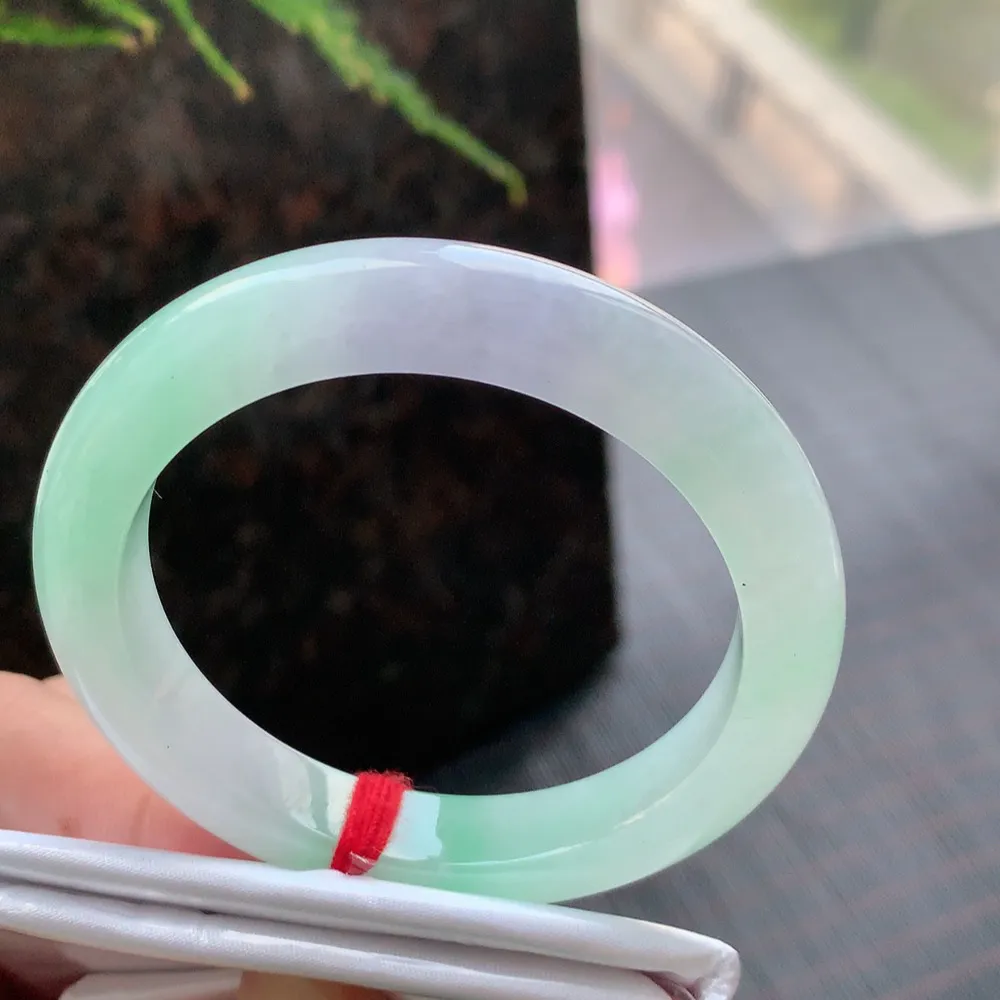 正圈高冰春彩 无瑕 尺寸:50.9/9.9/8.4 种色兼备