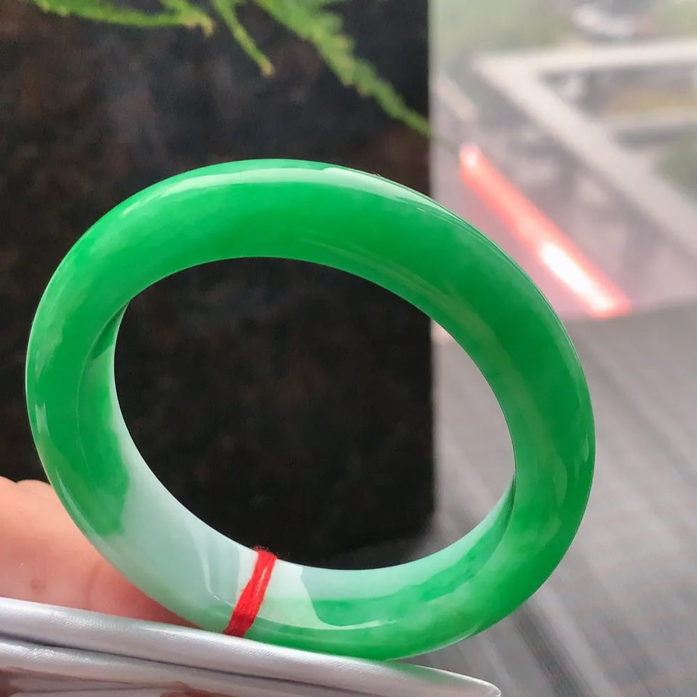 正圈一大圈阳绿 微纹 尺寸:50.4/11.8/8.3 色好