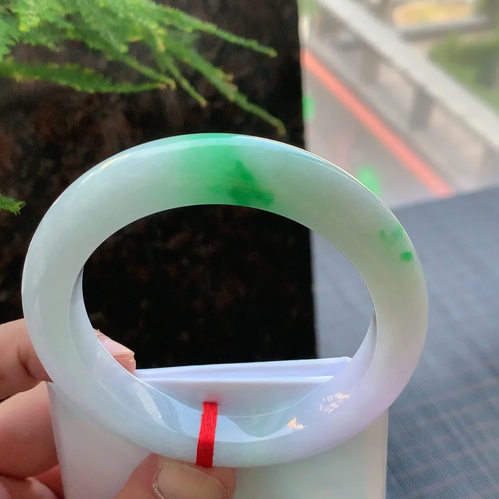 正圈冰糯春彩 无瑕 尺寸:59.2/12.4/10.4 色好 大圈口