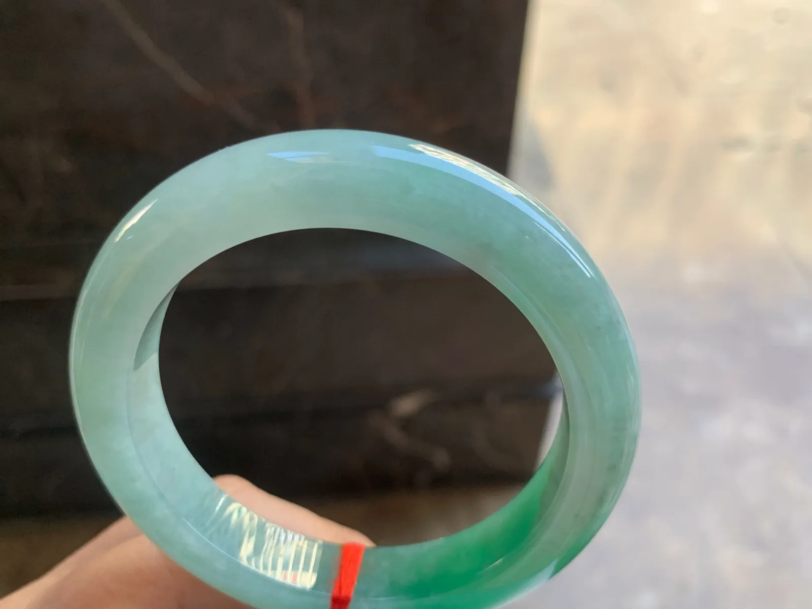 58-12-10mm
带色手镯 底子细腻 颜色漂亮