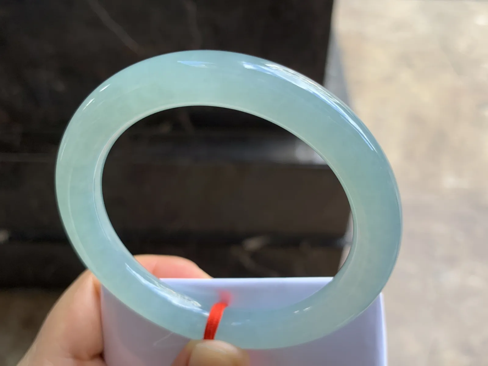 57-10-9.6mm
冰种晴水圆条手镯 水润光泽 清爽