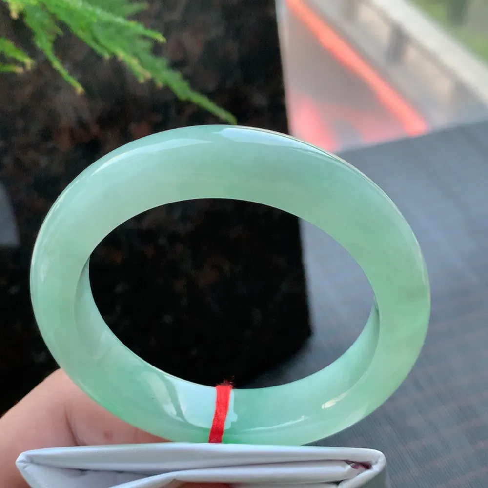 正圈高冰阳绿 无瑕 尺寸:57.5/13.3/7.1 种色兼备