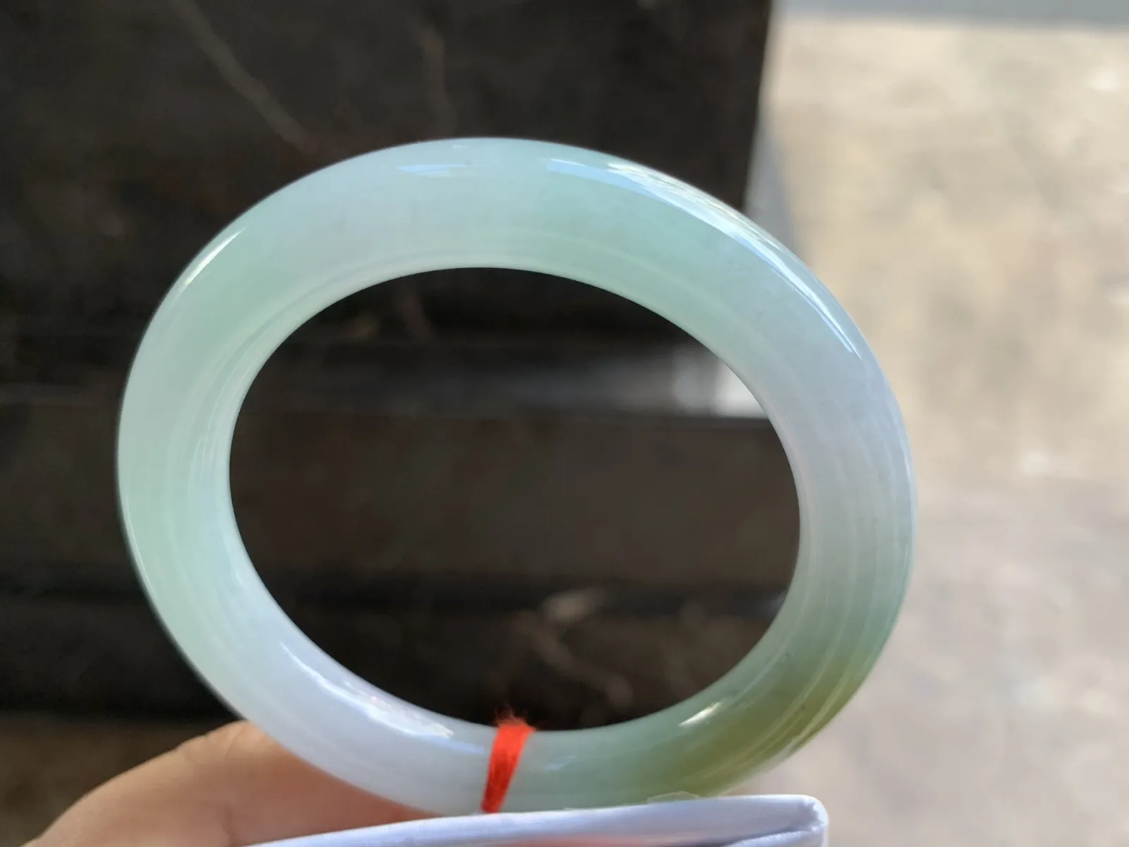 54-10mm
双色圆条手镯 底子细腻 水润 特色