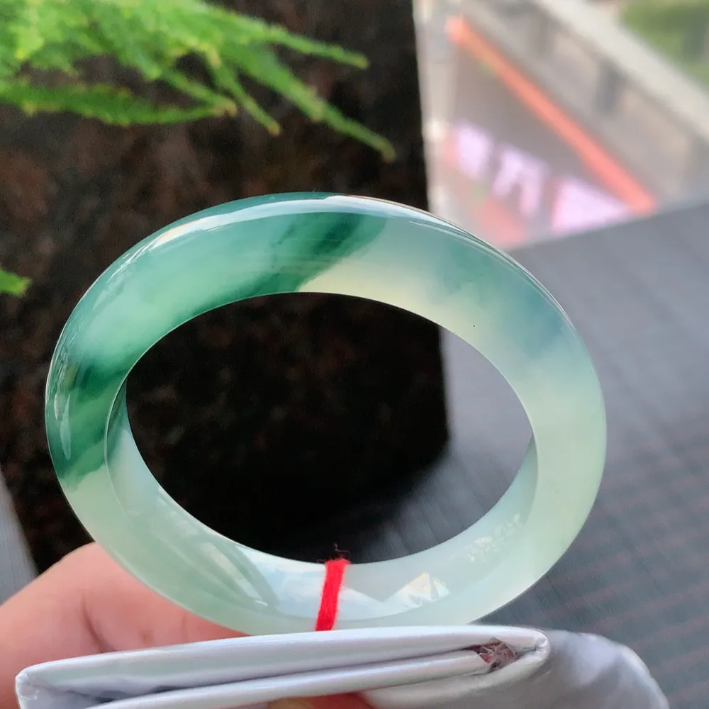 正圈高冰飘花 无瑕 尺寸:52.7/11.1/9.2 花美 种水好🥰🥰