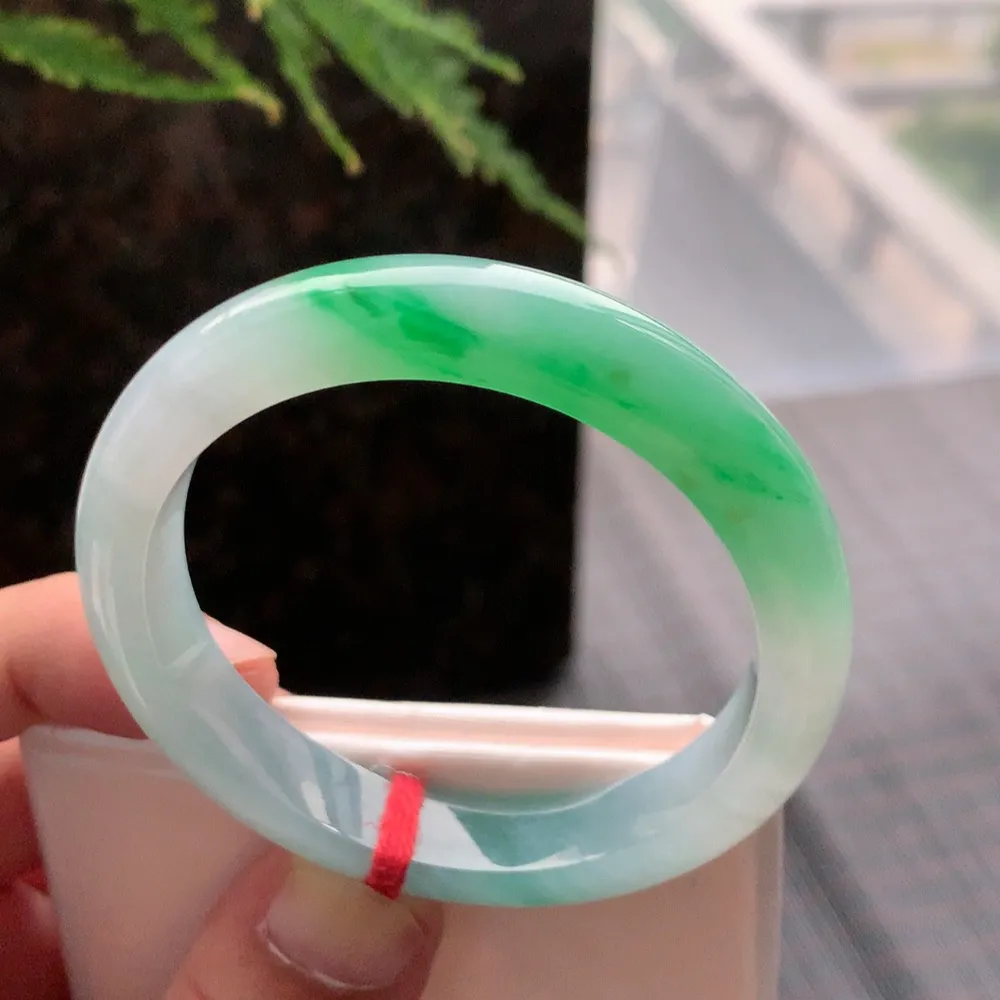 正圈冰阳绿 无瑕 尺寸:51.4/10.7/7.4 色好