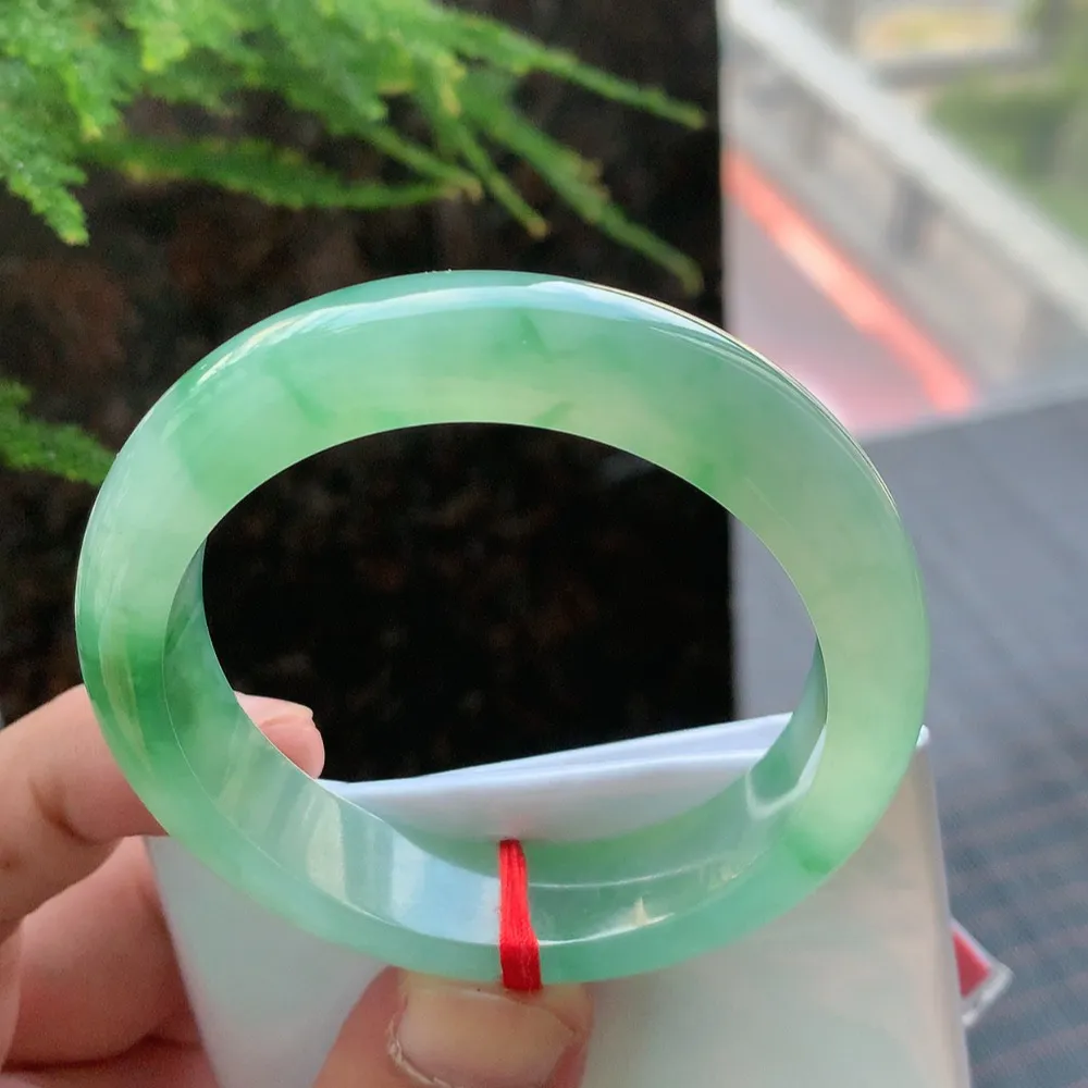 正圈高冰绿 无瑕 尺寸:51.1/12.4/8.1 种色俱佳