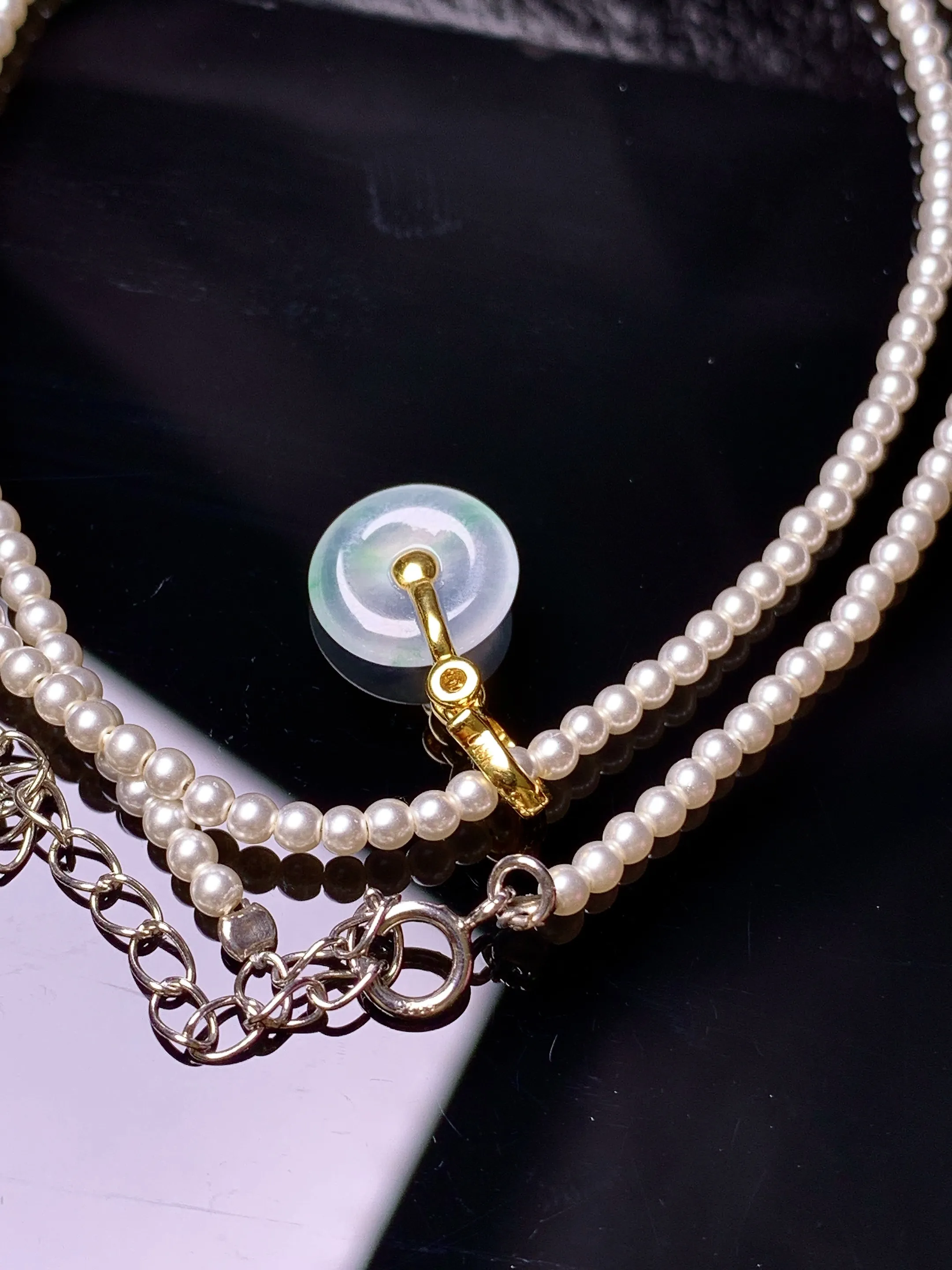 18k金钻镶嵌冰种平安扣吊坠 玉质细腻 色泽清新艳丽 裸石尺寸9.7*2.5