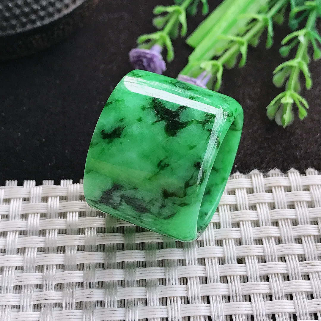 天然A货翡翠23.5/22.8/3.8老坑精美辣绿飘花扳指翡翠玉男士