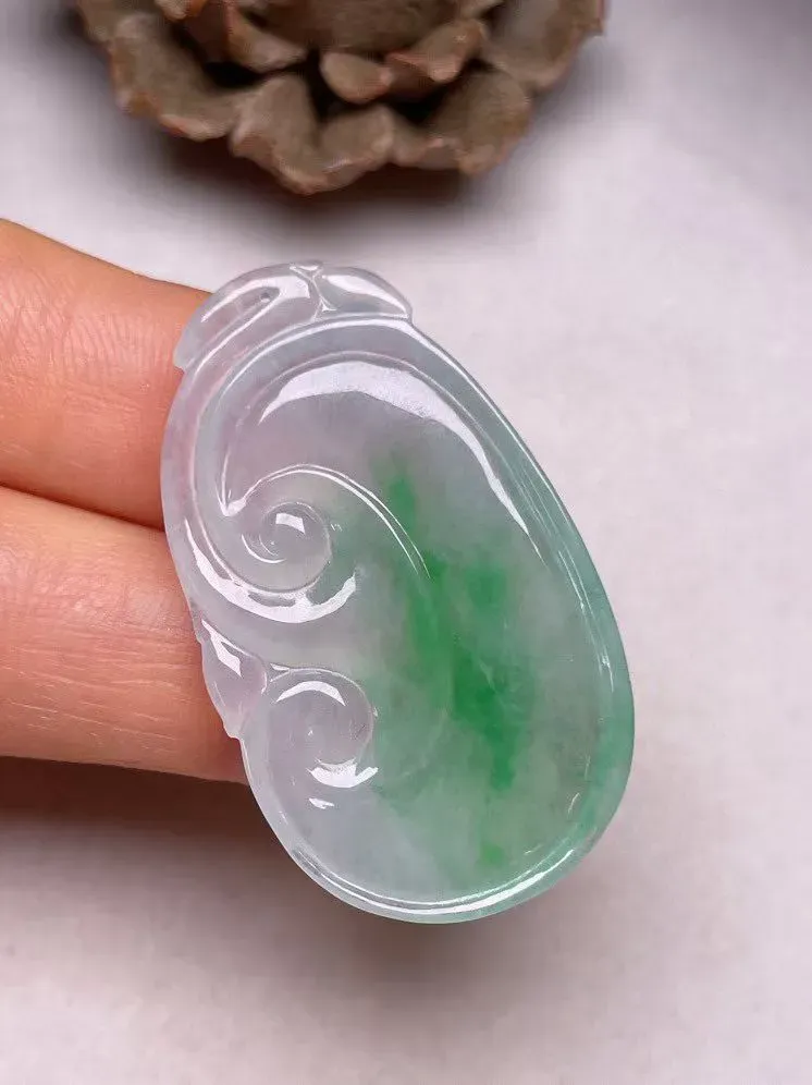 冰种飘绿【如意】吊坠，种水好，玉质细腻 ，卖相好