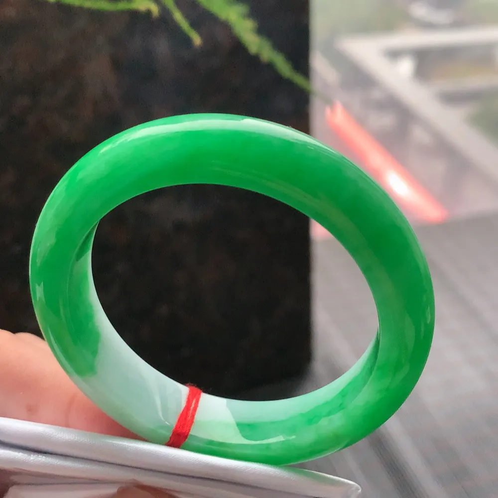 正圈一大圈阳绿 微纹 尺寸:50.4/11.8/8.3 色好