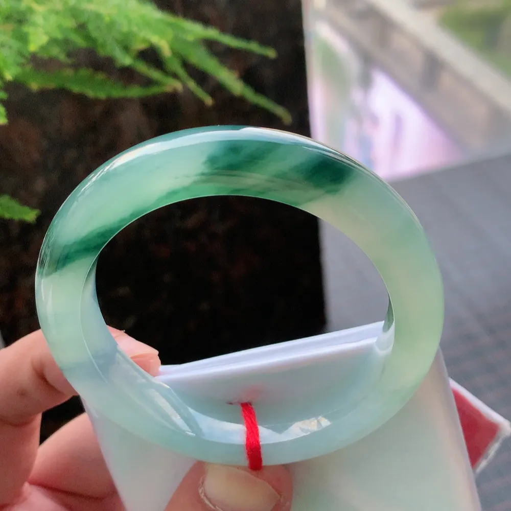 正圈高冰飘花 无瑕 尺寸:52.7/11.1/9.2 花美 种水好🥰🥰