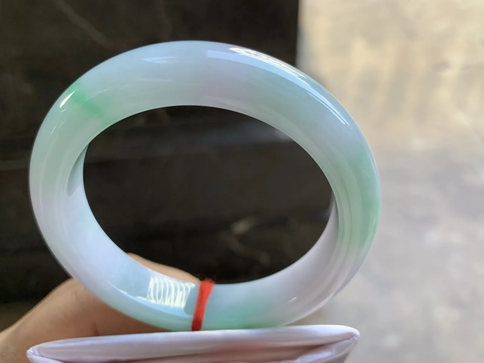 53.5-12-9mm
淡春彩手镯 底子细腻 颜色漂亮 性价比推荐