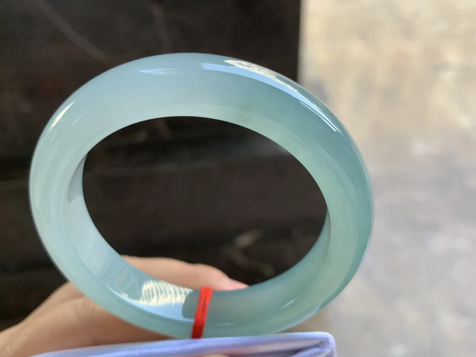 53.5-12-8.8mm
冰种晴水手镯 种好水润 底色漂亮 推荐