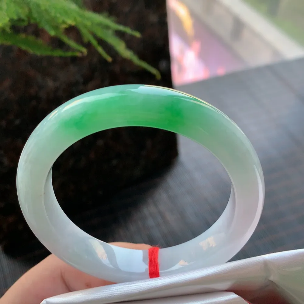 正圈冰糯春彩 无瑕 尺寸:57.5/12/9.4 色好