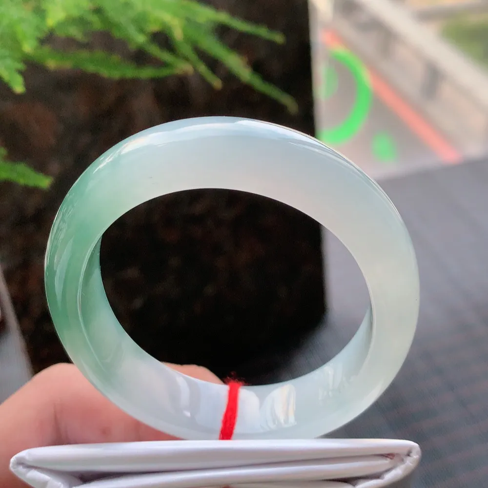 贵妃冰油青 无瑕 尺寸:56.7/49.1/12.7/7.5 种色兼备