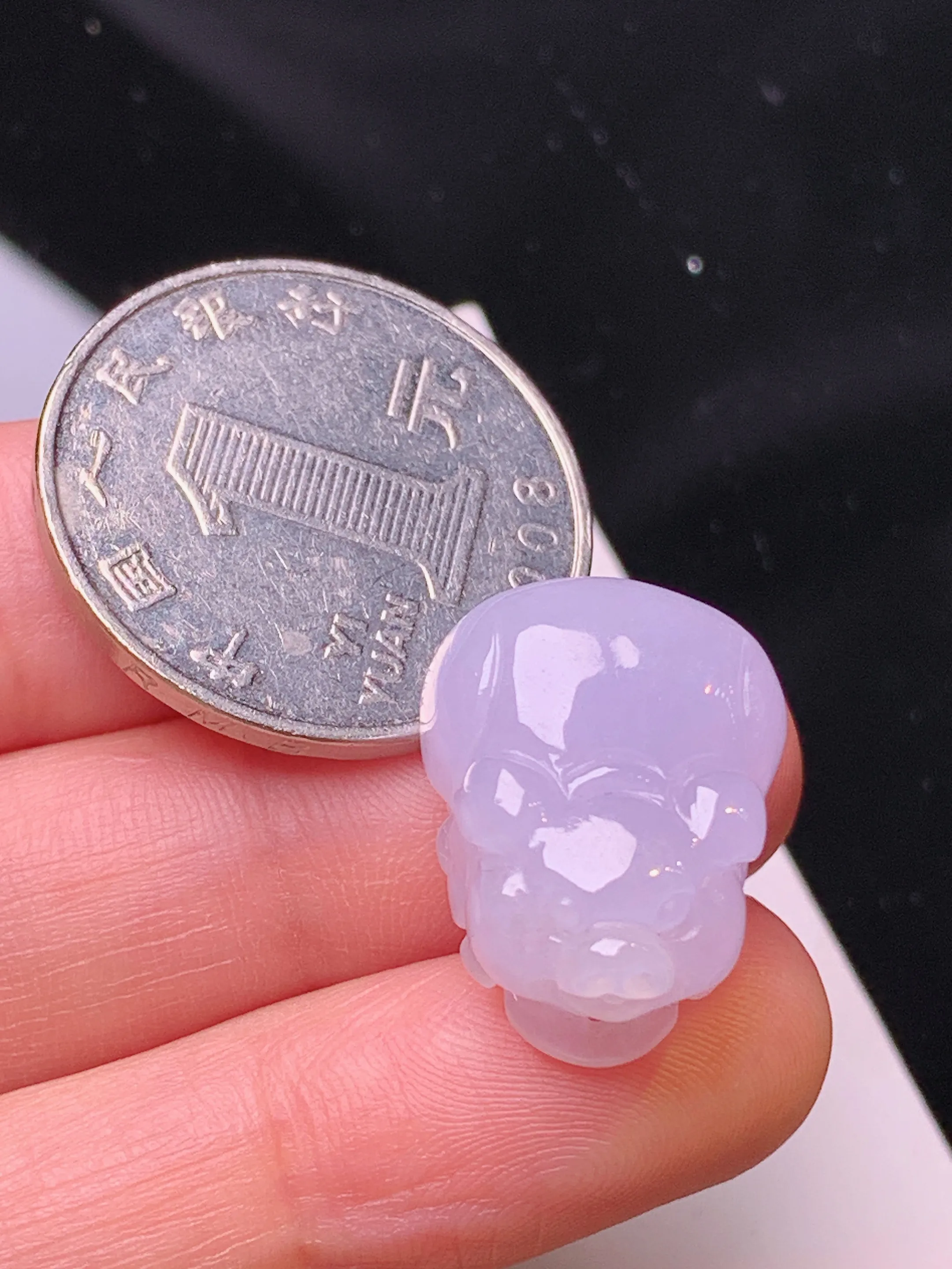 紫罗兰生肖猪吊坠 玉质细腻 色泽清新艳丽 整体尺寸19.8*15*10.5