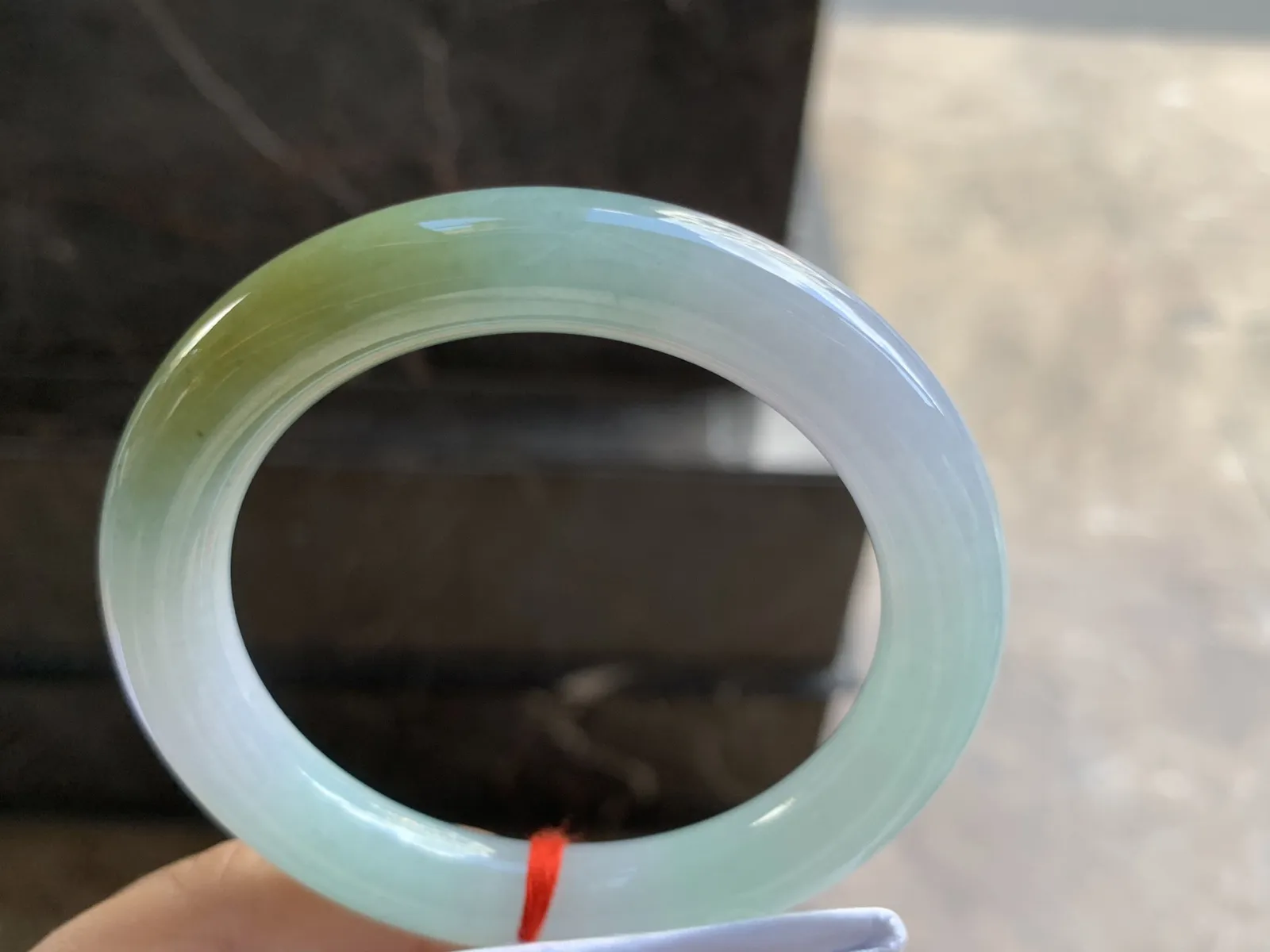 54-10mm
双色圆条手镯 底子细腻 水润 特色