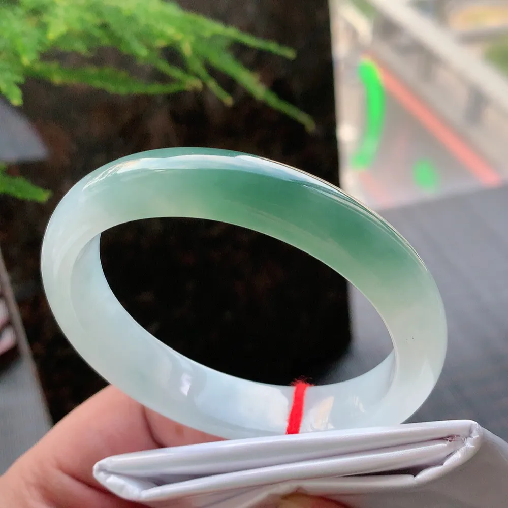 贵妃冰油青 无瑕 尺寸:56.7/49.1/12.7/7.5 种色兼备