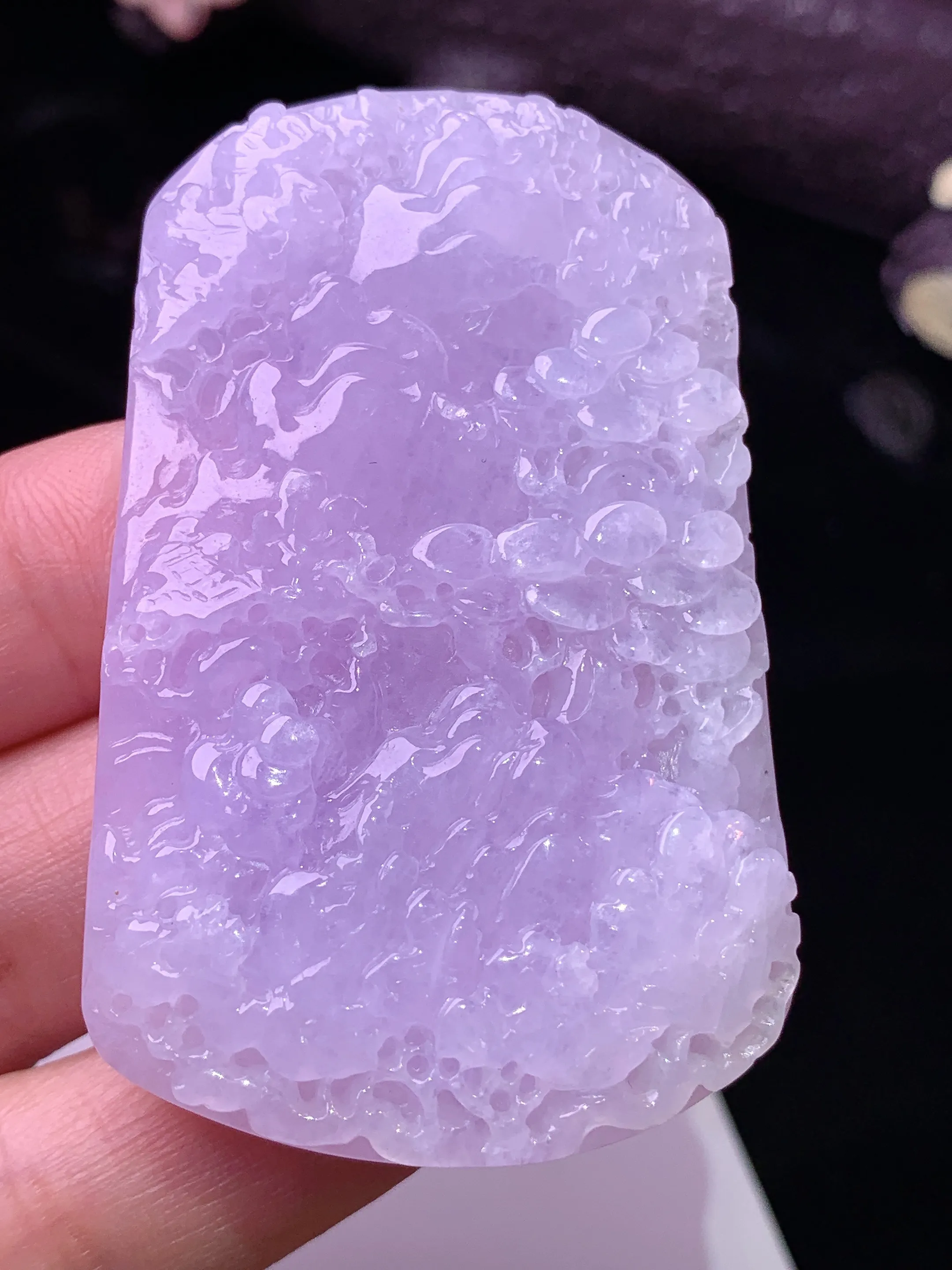 紫罗兰山水牌子吊坠 玉质细腻 色泽清新  整体尺寸56.3*35.2*7.8