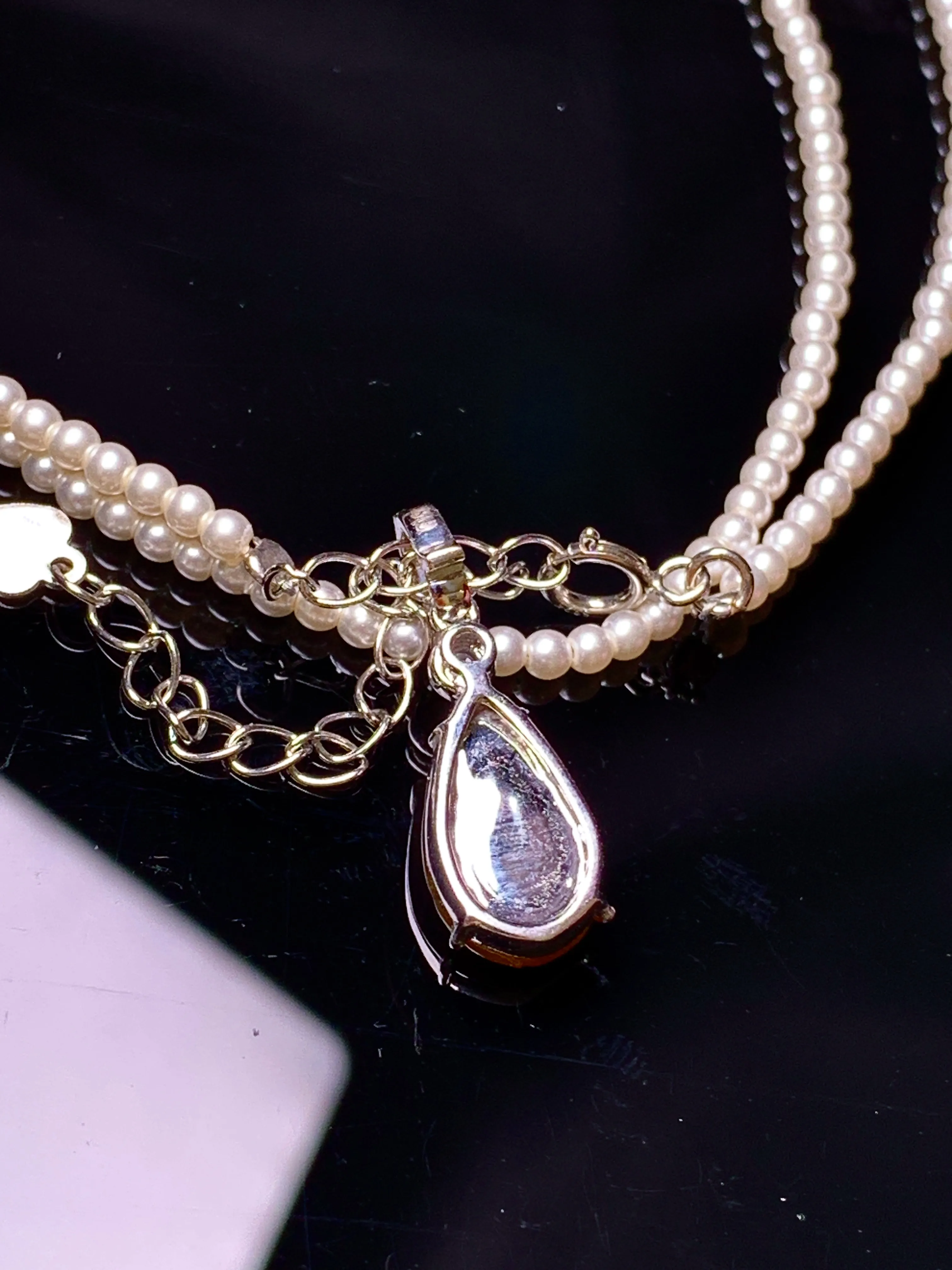 18k金钻镶嵌黄翡树叶吊坠 玉质细腻 色泽清新艳丽 整体尺寸21*7.5*3