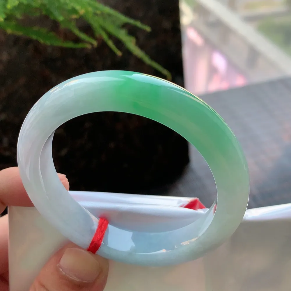 正圈冰糯春彩 无瑕 尺寸:57.5/12/9.4 色好