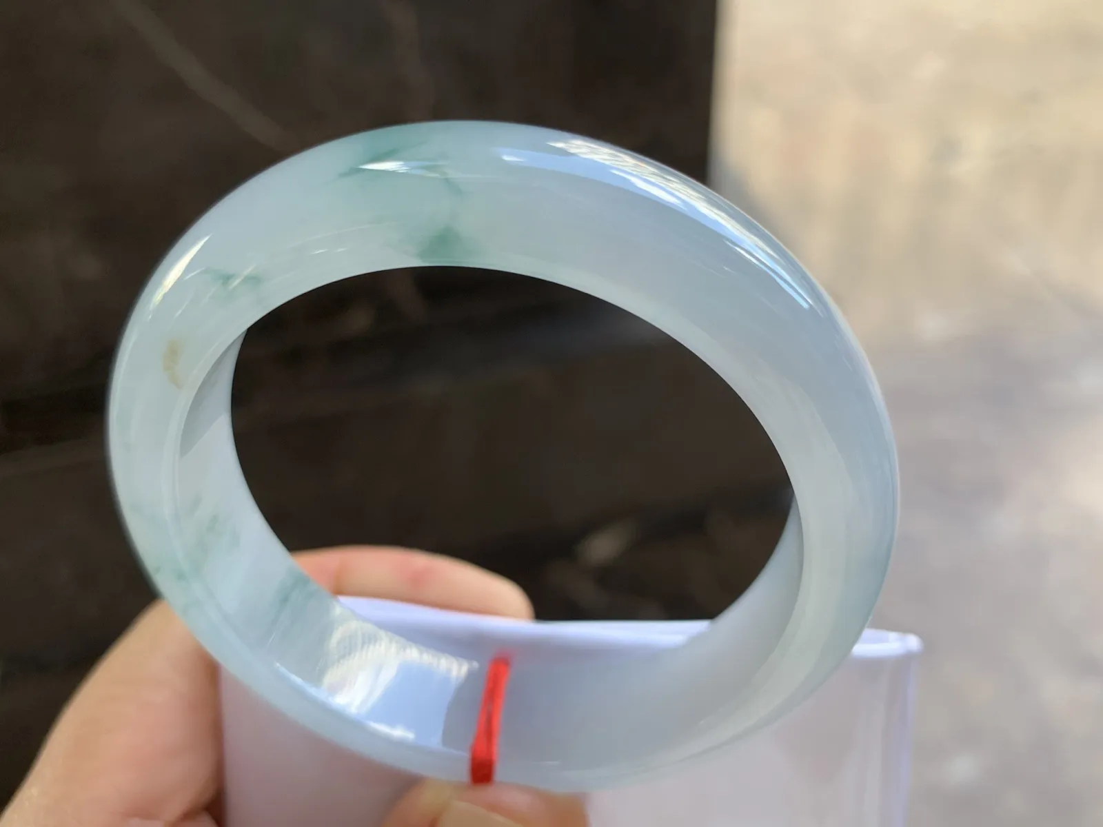 53-13-8mm
冰种飘花手镯 水润光泽 花色清爽