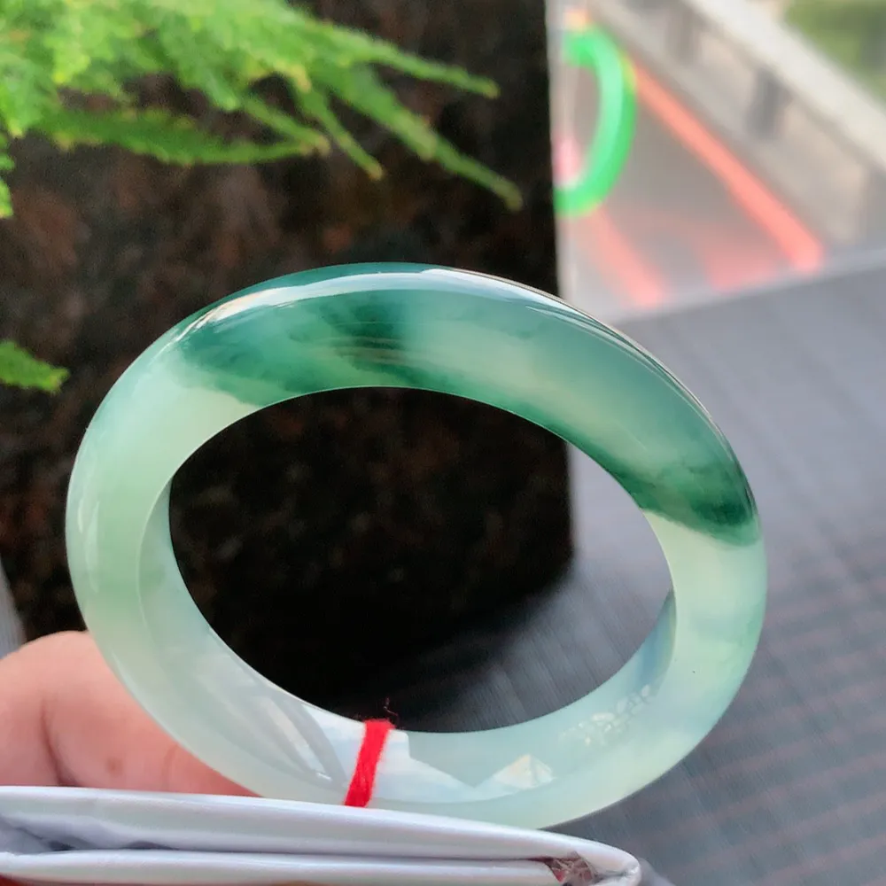 正圈高冰飘花 无瑕 尺寸:52.7/11.1/9.2 花美 种水好🥰🥰