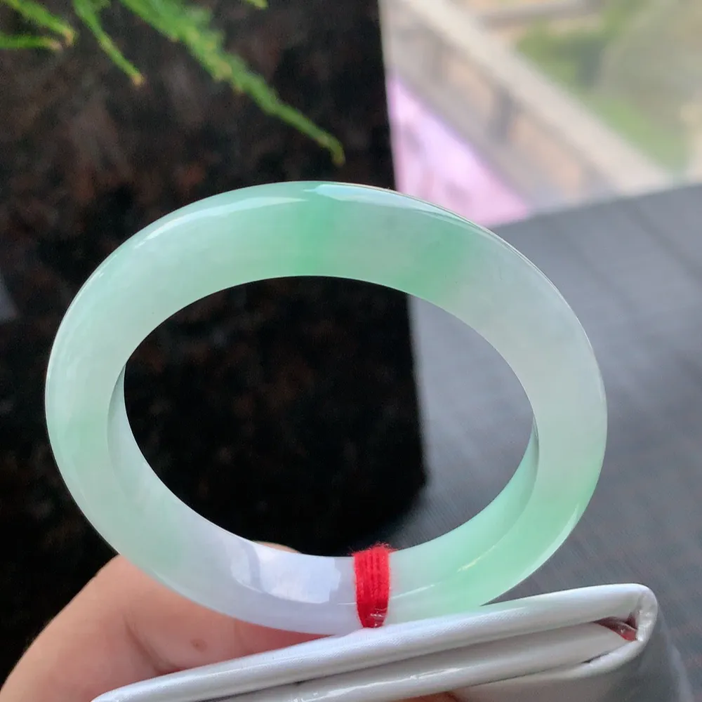 正圈高冰春彩 无瑕 尺寸:50.9/9.9/8.4 种色兼备