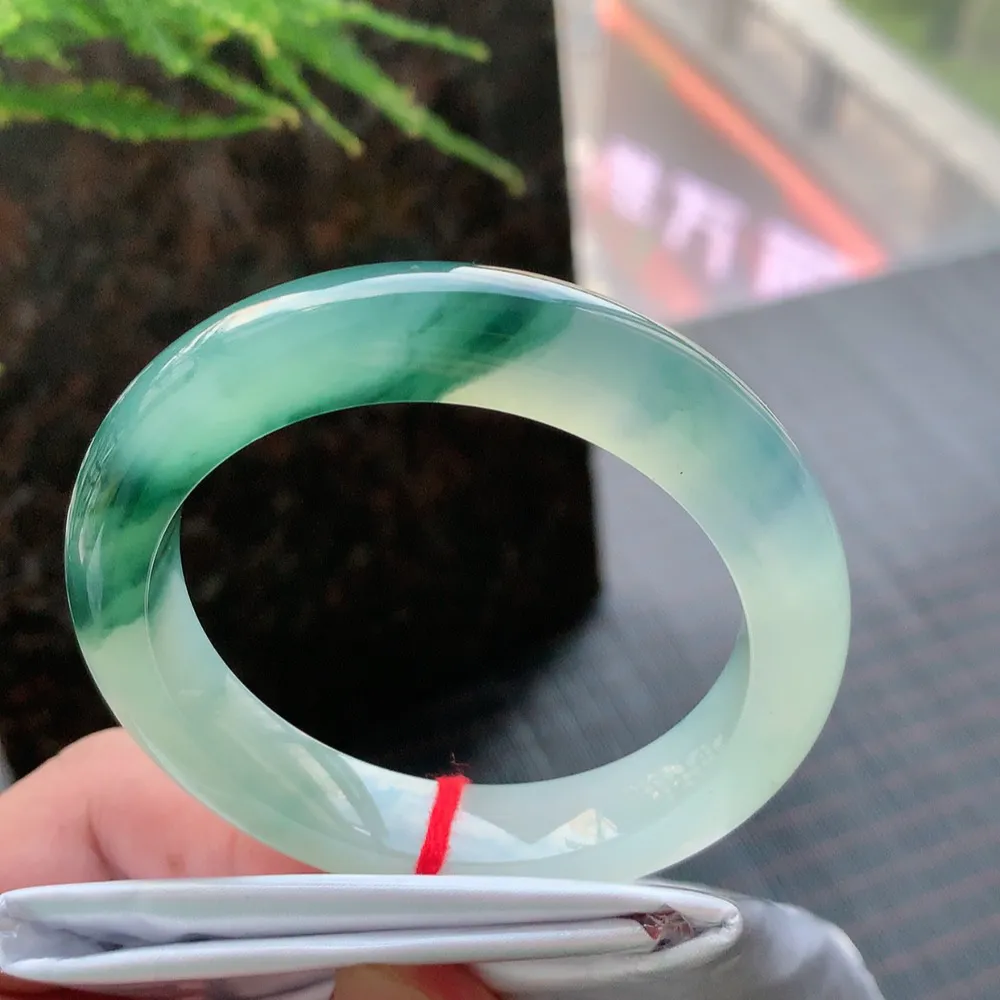 正圈高冰飘花 无瑕 尺寸:52.7/11.1/9.2 花美 种水好🥰🥰