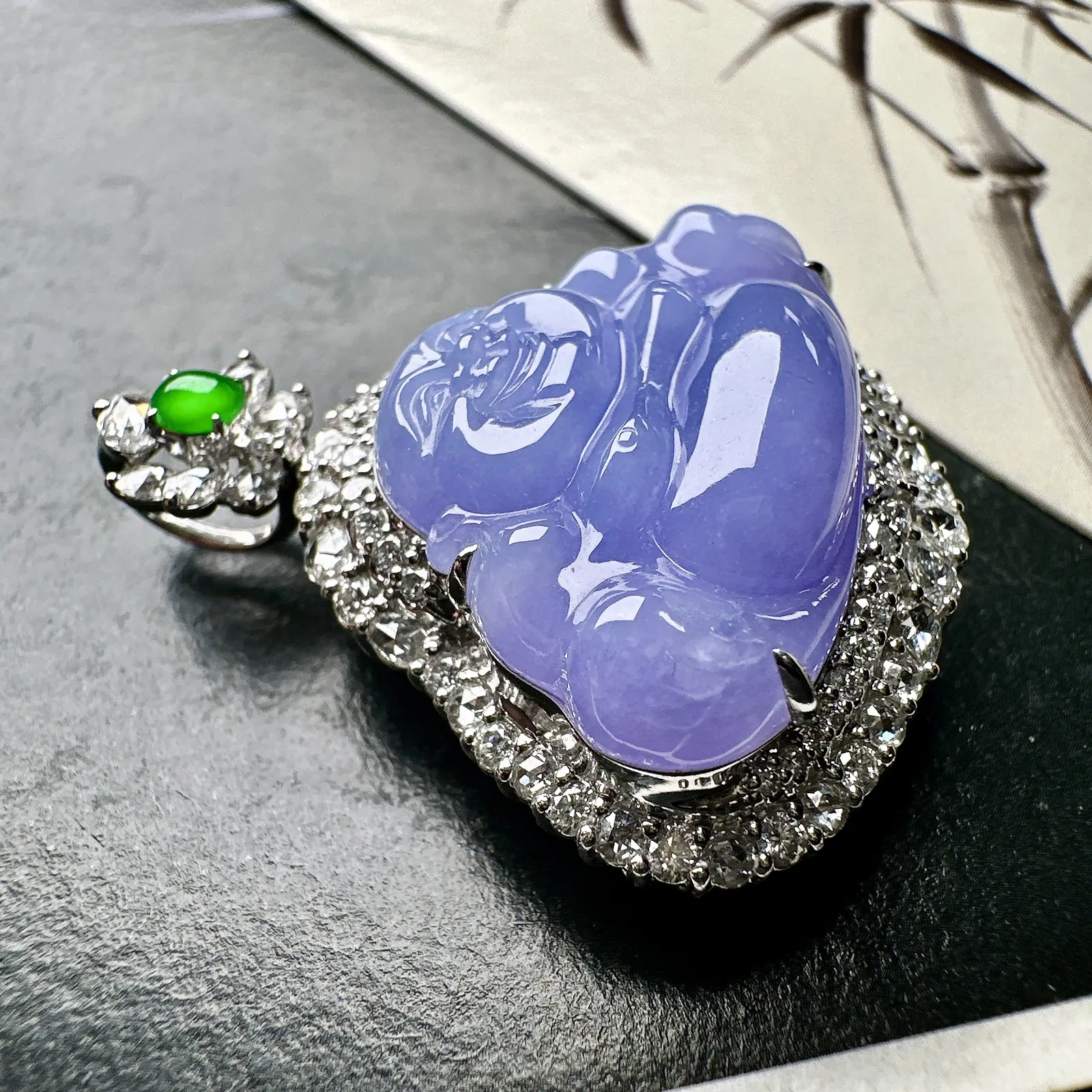 【冰种紫佛吊坠】种水很不错、质地细腻水润，形状很饱满，18K金钻豪华镶嵌，裸石尺寸18.4*27.1*6毫米