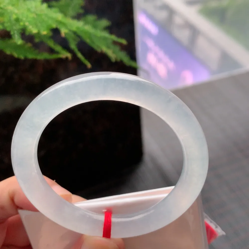 圆条冰玻种 无瑕 尺寸:52.1/9.1/8.7 种水好