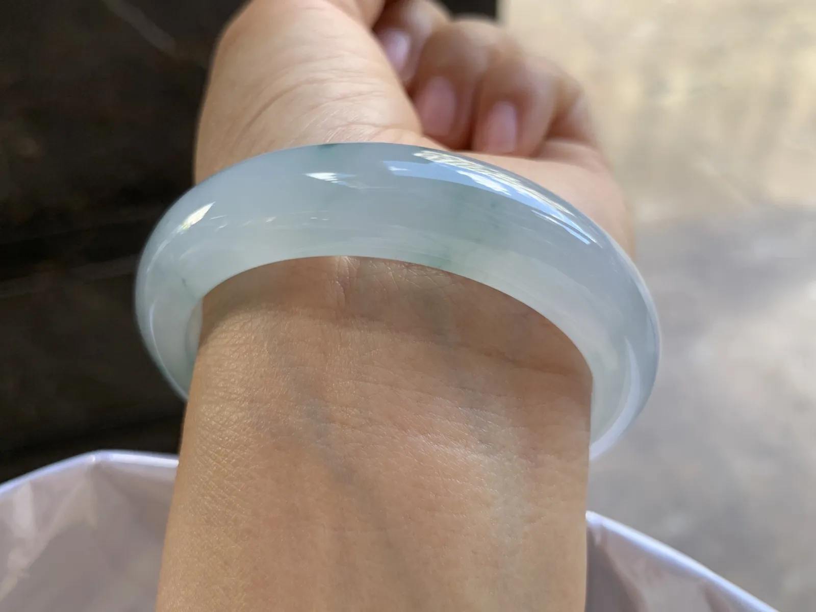 53-13-8mm
冰种飘花手镯 水润光泽 花色清爽