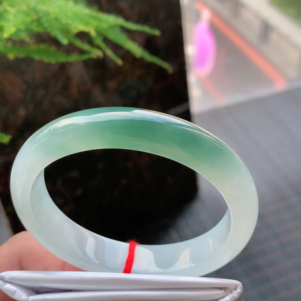 贵妃冰油青 无瑕 尺寸:56.7/49.1/12.7/7.5 种色兼备