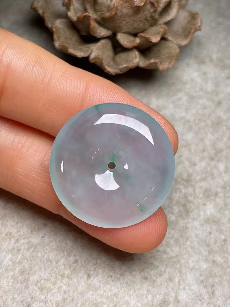 冰种飘绿【平安扣】吊坠，种水好，玉质细腻 ，卖相好