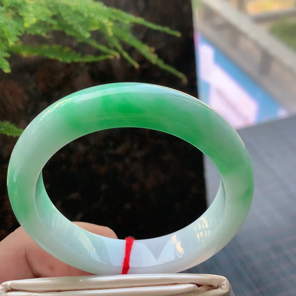 正圈一大节阳绿 无瑕 尺寸:57.2/13.3/9.3 色阳🥰🥰