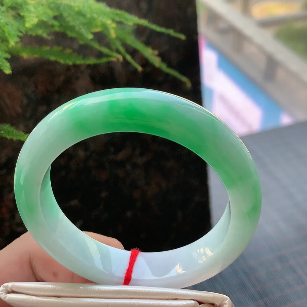 正圈一大节阳绿 无瑕 尺寸:57.2/13.3/9.3 色阳🥰🥰