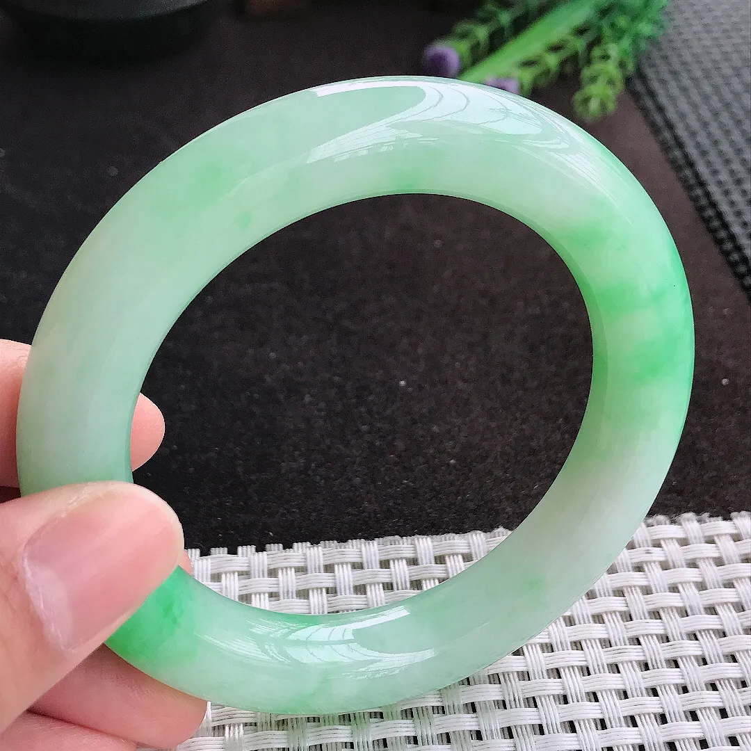 天然A货翡翠58.3/11.9/12.1老坑冰润起胶飘阳绿胖圆条手镯玉手镯