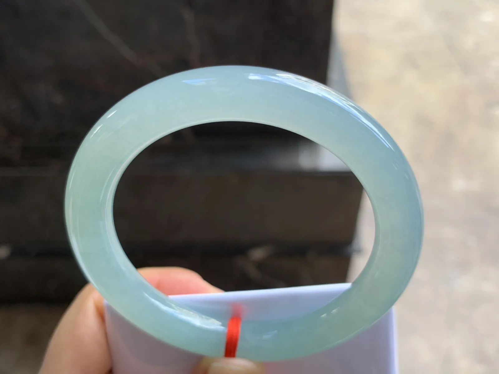 57-10-9.6mm
冰种晴水圆条手镯 水润光泽 清爽