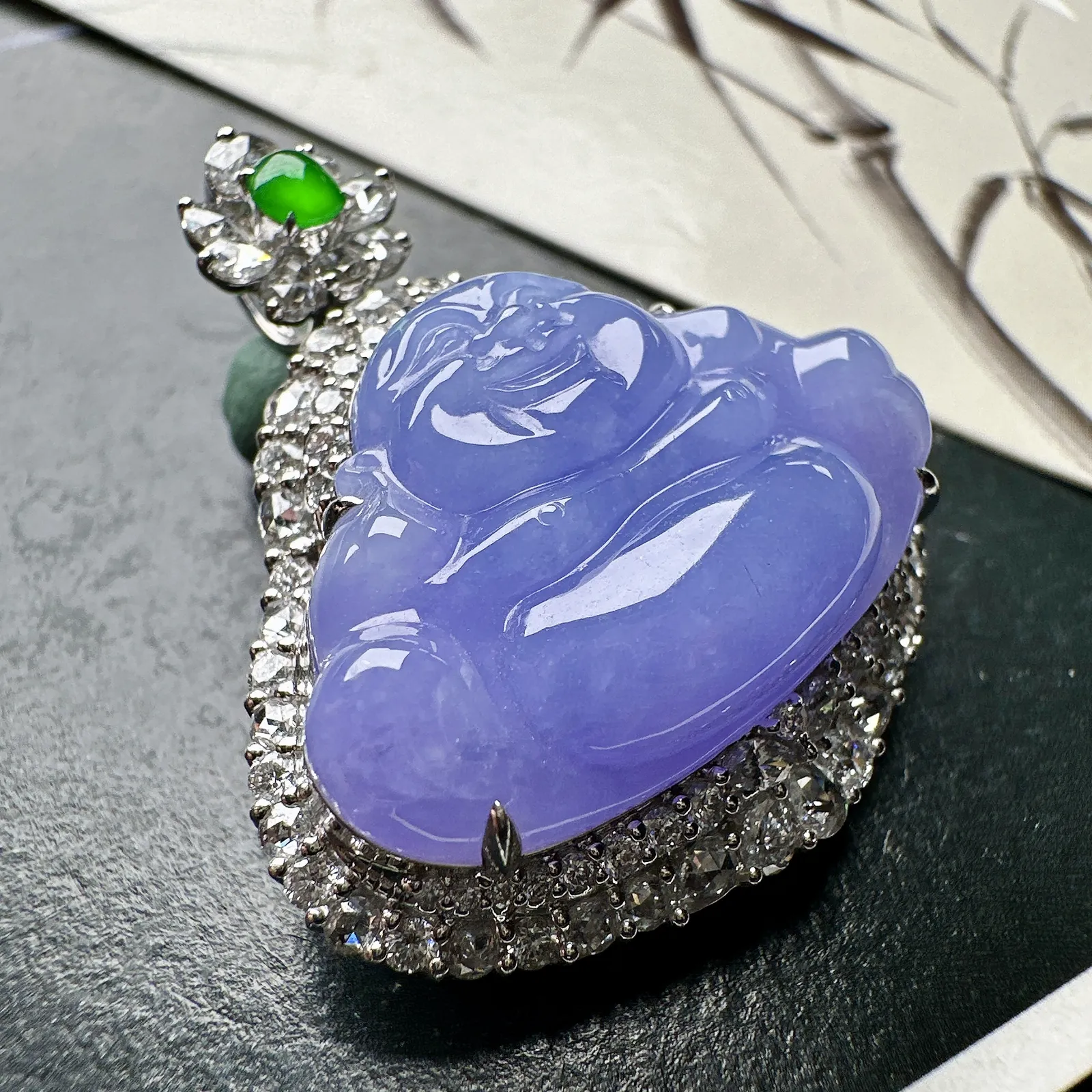 【冰种紫佛吊坠】种水很不错、质地细腻水润，形状很饱满，18K金钻豪华镶嵌，裸石尺寸18.4*27.1*6毫米