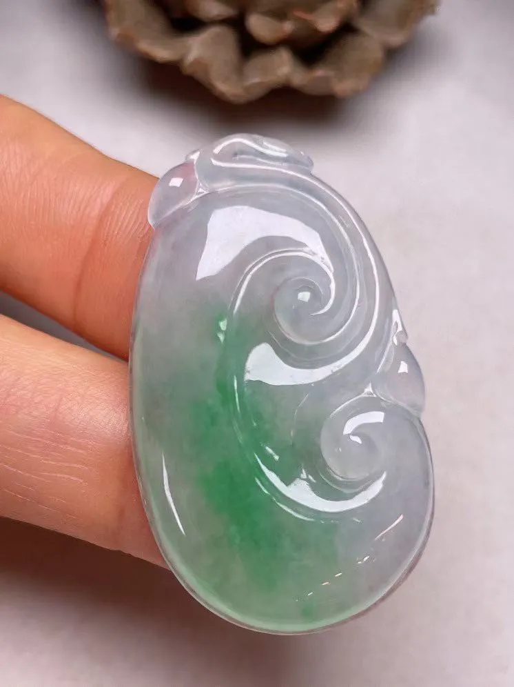 冰种飘绿【如意】吊坠，种水好，玉质细腻 ，卖相好