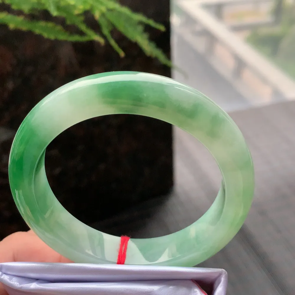 正圈冰翠绿 无瑕 尺寸:56.4/12.7/9.2 色好🥰🥰