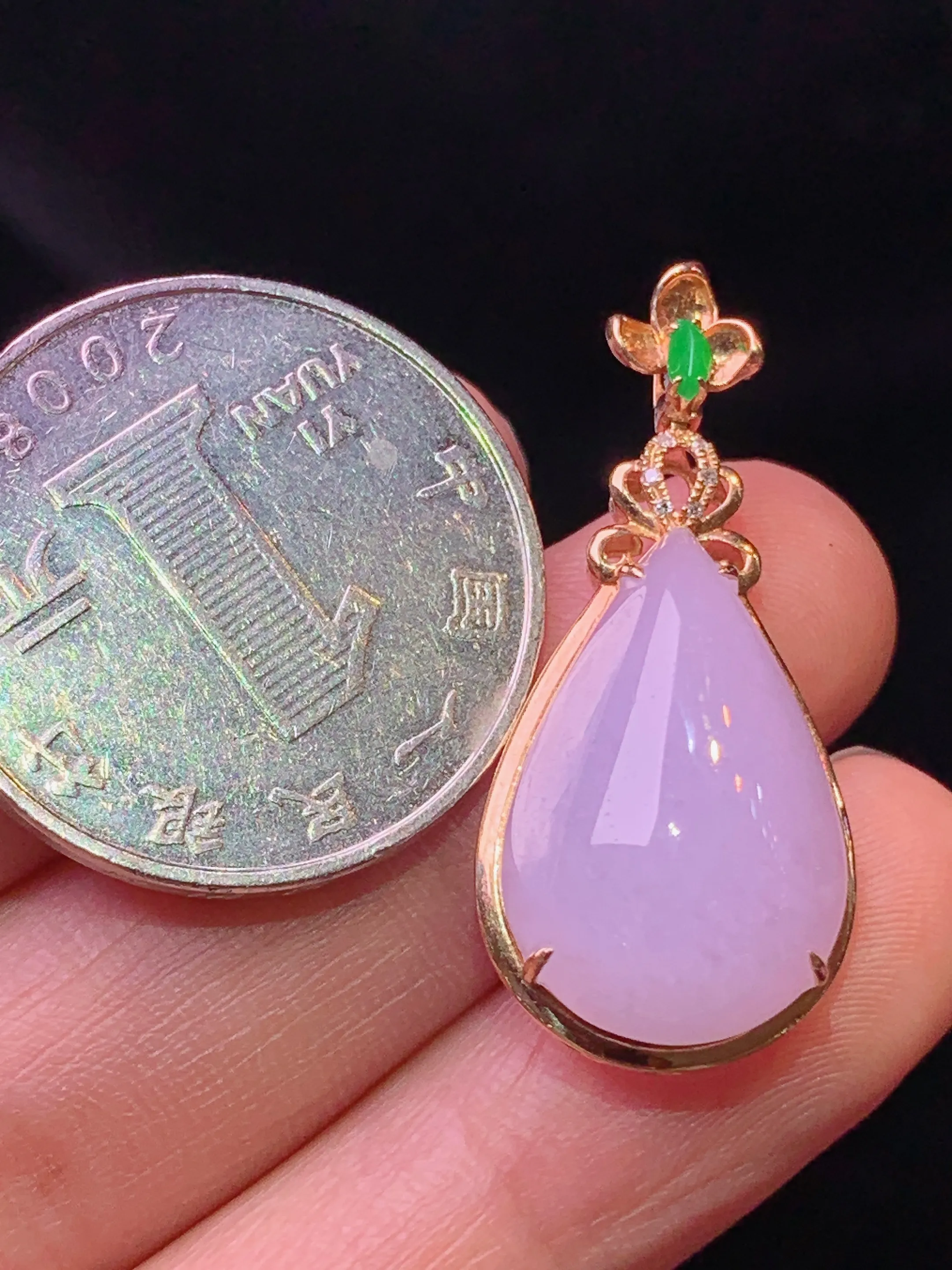 18k金钻镶嵌紫罗兰水滴吊坠 玉质细腻 色泽清新艳丽 整体尺寸32*14.7*8.5