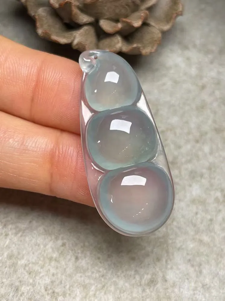 冰种【福豆】吊坠，种水好，玉质细腻 ，卖相好